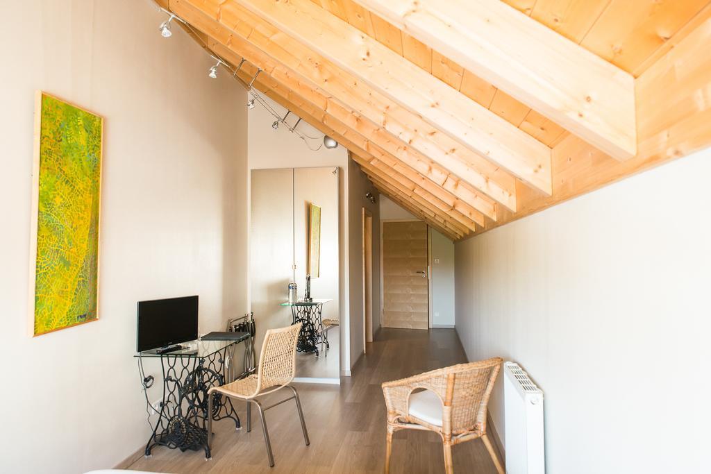 Ame De La Terre Bed & Breakfast Ruffey-les-Echirey Room photo