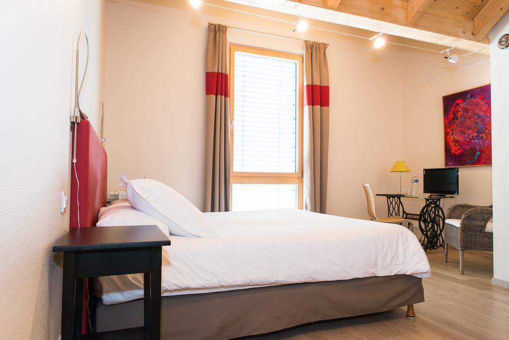 Ame De La Terre Bed & Breakfast Ruffey-les-Echirey Room photo